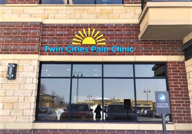 https://twincitiespainclinic.com/wp-content/uploads/2021/04/Twin-Cities-Pain-Clinic-Woodbury-MN-Front-Entrance-WEB.jpg